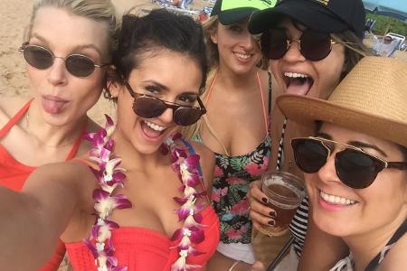 02 Nina Dobrev