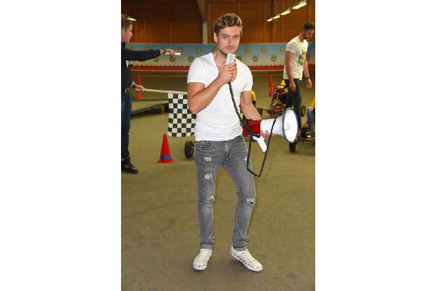 ...er das sicherlich nicht mit dem Go-Kart gemacht hatte. Der Schauspieler wollte zwar nicht aus diesem raus, doch musste er...