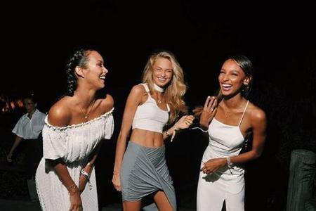 Was für ein Trio! Die Victoria's Secret Engel Lais Ribeiro, Romee Strijd und Jasmine Tookes (v.l.n.r.) feierten gemeinsam in...