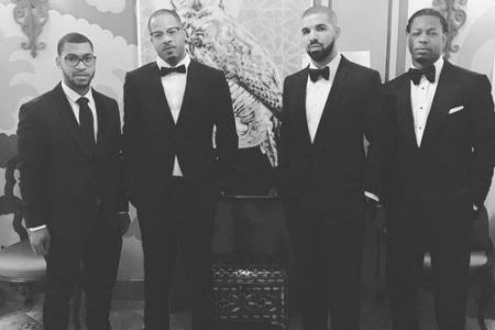 Rapper Drake läutete 2017 stilecht im Smoking ein.