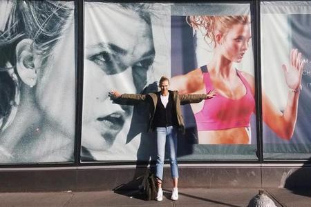 Karlie Kloss ist dankbar für zehn Jahre Model-Erfolge Karlie Kloss ist dankbar für zehn Jahre Model-Erfolge