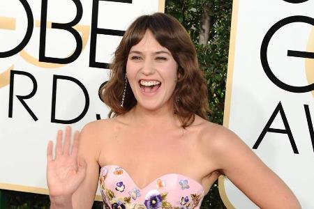 Selbstbewusst zeigt Lola Kirke bei den Golden Globes ihre Achselhaare