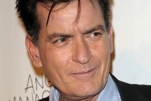 Charlie Sheen entschuldigt sich bei Rihanna