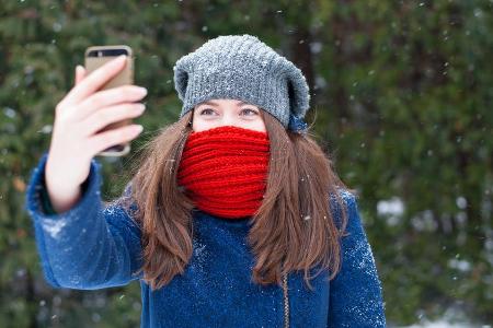 Bei frostigen Außentemperaturen könnte der Smartphone-Akku schnell schlapp machen Bei frostigen Außentemperaturen könnte der Smartphone-Akku schnell schlapp machen
