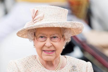 Business as usual: Die Queen konnte sich erstmals wieder in der Öffentlichkeit zeigen Business as usual: Die Queen konnte sich erstmals wieder in der Öffentlichkeit zeigen