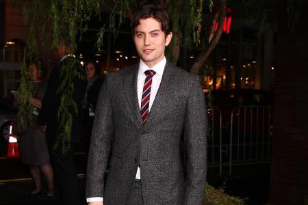 Jackson Rathbone, der Jasper Hale spielte, ist mittlerweile Vater eines Sohnes. Patentante des Kleinen: Nikki Reed. In Film ...