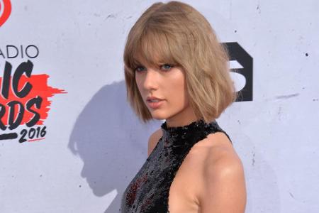 Taylor Swift sagte 2016 bye bye zu ihrer Naturhaarfarbe und überraschte die Öffentlichkeit mit...