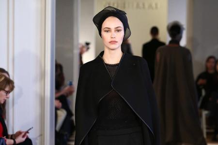 Trend fünf: Lady in Black - Diesen All-in-Black-Look gab es auf dem Laufsteg des Newcomer-Labels Nobi Talai zu sehen.