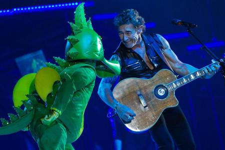 Peter Maffay rockt mit dem Drachen Tabaluga die Bühne Peter Maffay rockt mit dem Drachen Tabaluga die Bühne