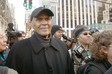 Auch im Fall Sean Bell nahm Belafonte an einem Protestmarsch teil: Der Afroamerikaner wurde im November 2006 von Polizisten ...