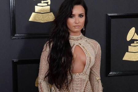 Demi Lovato setzt ihre Kurven gekonnt in Szene Demi Lovato setzt ihre Kurven gekonnt in Szene