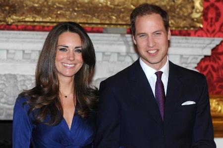 Prinz William und die jetzige Herzogin Kate als sie im Jahr 2010 ihre Verlobung verkündeten