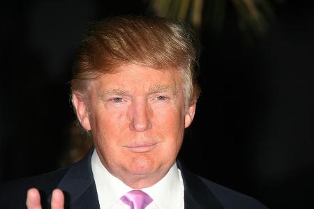 Donald Trump lässt nicht von Arnold Schwarzenegger ab Donald Trump lässt nicht von Arnold Schwarzenegger ab