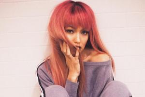 Blorange: Diese Trend-Haarfarbe erobert die Promi-Köpfe