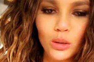 So dokumentiert Chrissy Teigen ihren Vollrausch im Netz