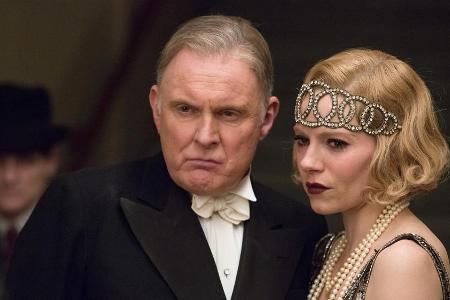 Das Highlight des Films ist Sienna Miller als Femme Fatale Emma Gould