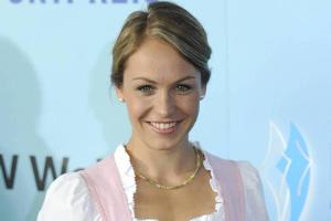 Magdalena Neuner pfeift auf die Babypfunde