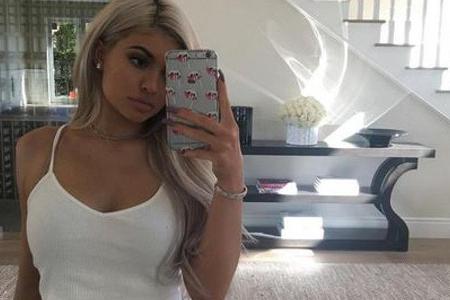 Kylie Jenners Eingangsbereich ist ein Paradebeispiel des Minimalismus Kylie Jenners Eingangsbereich ist ein Paradebeispiel des Minimalismus