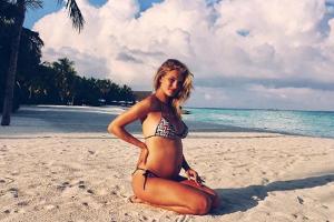 Man kann es deutlich sehen: Rosie Huntington-Whiteley ist schwanger