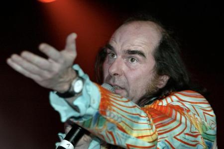 Danach sorgte erst Guildo Horn mit seinem Auftritt 1998 für ein Revival der eingestaubten Show. Anstatt typischem Schlager p...