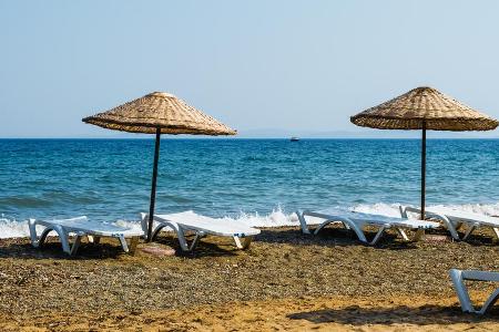 An dieses Bild werden sich die Hotelbetreiber in der Türkei gewöhnen müssen: leere Liegen am Strand