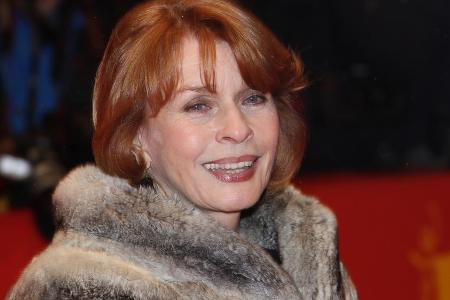 Senta Berger drückt 