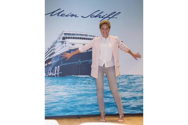 Alle fliegen auf Helene – und Helene Fischer fliegt auf Hamburg. Mit einer akrobatischen Performance eröffnet die sportliche...