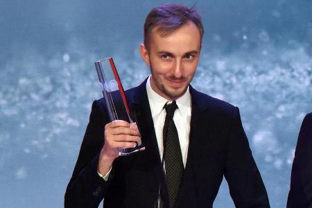Jan Böhmermann feierte seinen Deutschen Fernsehpreis mit ein wenig Ironie