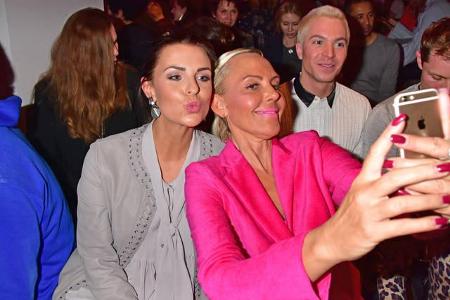 ...bildete aber auch für eine andere Dame einen ganz besonderen Moment: Natascha Ochsenknecht schoss zunächst ein Selfie mit...