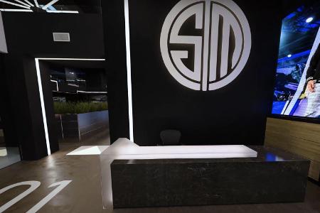 In sein neues Headquarter investiert TSM 50 Millionen US-Dollar. Dieses bietet mit 2.300 Quadratmetern genug Platz für Youtu...