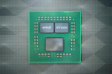 Eine AMD-Ryzen-CPU ohne IHS mit direktem Blick auf das Silizium-Die.