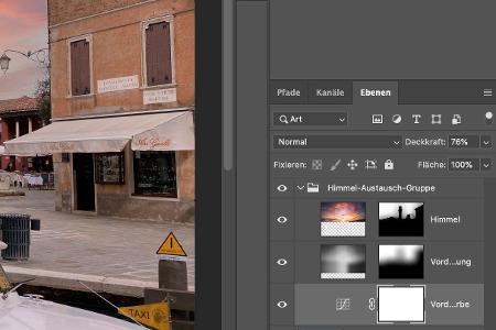 Den ausgetauschten Himmel legt Photoshop als Ebene mit Ebenenmaske an. Dadurch lässt sich die Auswahl später sehr gut nachko...