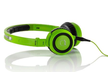 AKG Q 460 - Die Ohrhörer des AKG Q 460 liegen auf der Ohrmuschel auf und umschließen sie nicht. Dennoch ist die Abschottung ...