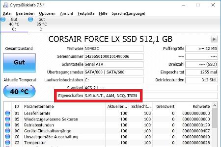 Die Freeware Crystaldiskinfo listet Spezifikationen auf und gibt Auskunft über den Zustand der Medien.