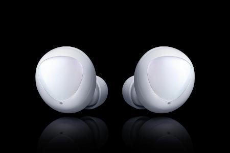 Galaxy Buds vs. Apple AirPods