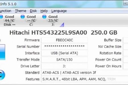 Eines der Standard-Tools für die Auswertung von Festplatten (sowohl HDDs als auch SSDs) ist CrystalDiskInfo.