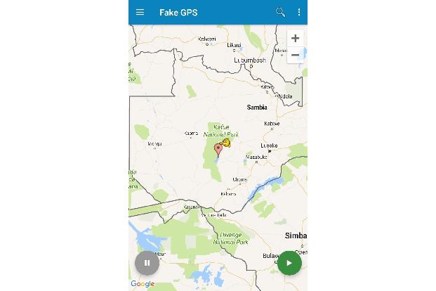 Mit der App „Fake GPS location“ lässt sich ein alternativer Standort vortäuschen.
