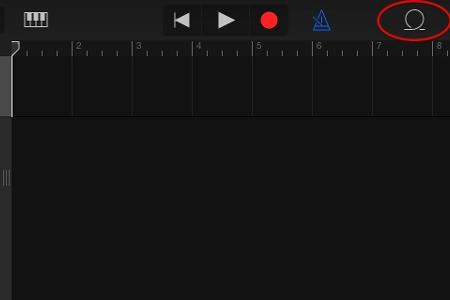 2. Weiter geht es im Samplebrowser. Dort wählen Sie das Lied aus, das Sie sich wünschen. Sie finden das Symbol oben rechts: ...