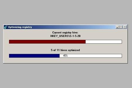 NTREGOPT - Lars Hederer stellt diese Freeware zur Verfügung, mit der Sie die Registry von Windows Systemen verkleinern. Sie ...