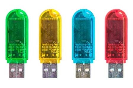 USB-Sticks sind handlich und bieten mehr Platz als DVDs.