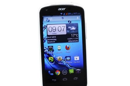 Der Vorteil des Acer Liquid E1 Duo ist die Dual-Sim-Funktion, die einwandfrei funktioniert. Das Mittelklasse-Smartphone weis...
