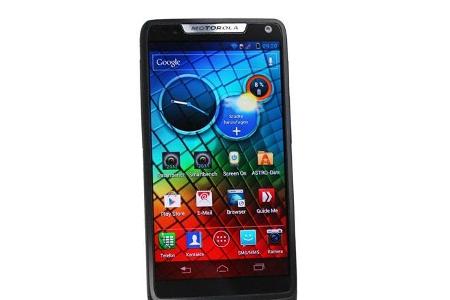 Das Motorola RAZR i gefällt mit seinen hochwertigen Materialien und seiner kompakten sowie handlichen Form. Vor allem Kamera...