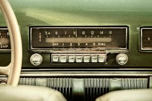 So rüsten Sie ein digitales Autoradio nach