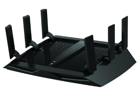 Sechs externe Antennen stehen dem Tri-Band-Router Netgear Nighthawk X6 (R8000) zur Verfügung.