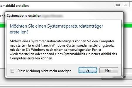 Windows fragt Sie beim Erstellen eines Backups, ob Sie auch eine Notfalls-DVD benötigen.