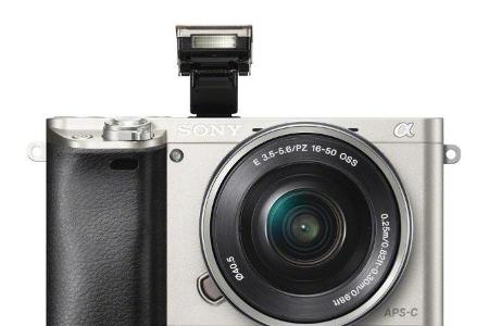 Platz 6: Sony A6000
Bei dieser Kamera ist das Bildrauschen ab ISO 400 erkennbar, die Ausstattung ist aber über jeden Zweifel...