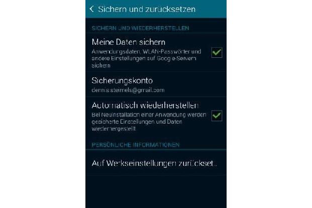 Aktivieren Sie den Haken bei der Datensicherung, und setzen das Smartphone anschließend in den Auslieferungszustand zurück.