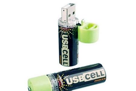 AA-Batterien per USB aufladen.