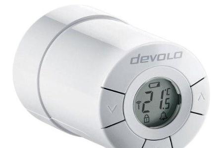 Das Devolo Heizkörperthermostat stellt per Z-Wave die Verbindung mit der Zentraleinheit her.