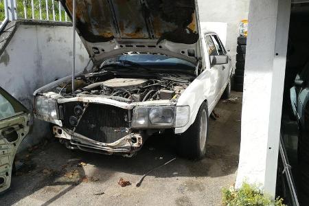 Dieser W126 380 SEL sollte es werden. Seit 2001 abgemeldet hat er die 19 Jahre Standzeit überraschend gut überlebt.